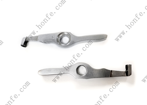 Oberer Greifer mit Senkbohrung 911319364 D1 1,5*3 Diamant Rändelung Sulzer Webmaschinen Ersatzteile