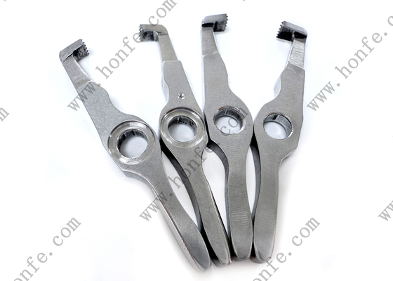 Oberer Greifer mit Senkbohrung 911319364 D1 1,5*3 Diamant Rändelung Sulzer Webmaschinen Ersatzteile